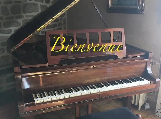 L'angeviniere, Des Anges Proche Mont-saint-michel Bed & Breakfast