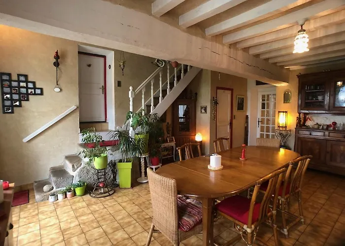 L'angeviniere, Des Anges Proche Mont-saint-michel Bed & Breakfast